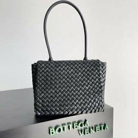 Picture of Bottega Veneta Lady Handbags _SKUfw152375558fw